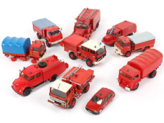 Lot 102 - DIVERS (10)