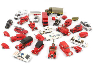 Lot 121 - DIVERS (25)