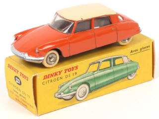 Lot 274 - DINKY TOYS (FRANCE) (1)