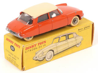Lot 274 - DINKY TOYS (FRANCE) (1)