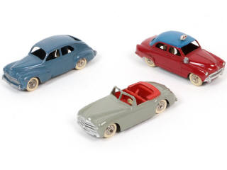 Lot 287 - DINKY TOYS (FRANCE) (3)