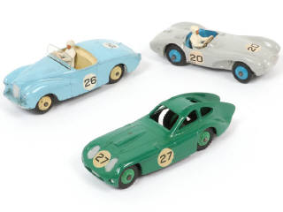 Lot 260 - DINKY TOYS (GB) (3)