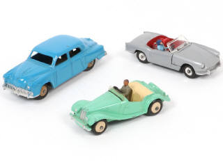 Lot 258 - DINKY TOYS (GB) (3)