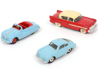 Lot 262 - DINKY TOYS (GB) (3)