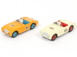 Lot 252 - DINKY TOYS (GB) (2)