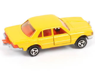 Lot 122 - MAJORETTE (FRANCE) (1)