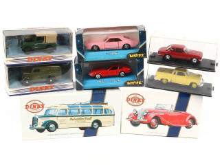 Lot 159 - DIVERS (8)