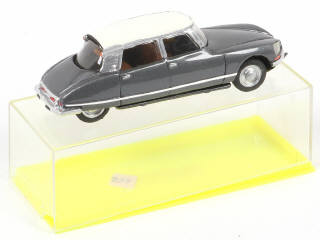 Lot 151 - DIVERS (1)