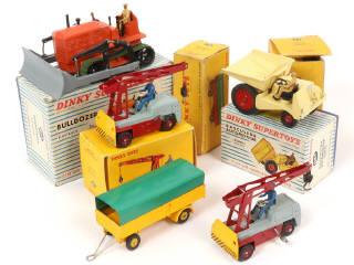 Lot 305 - DINKY TOYS (FRANCE) (5)