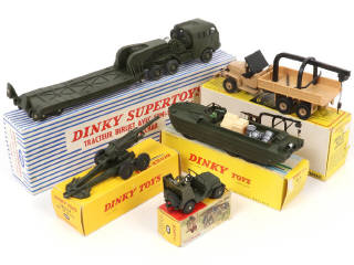 Lot 310 - DINKY TOYS (FRANCE) (5)