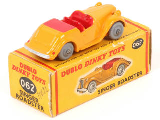 Lot 237 - DINKY TOYS (GB) (1)