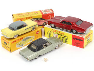 Lot 270 - DINKY TOYS (GB) (3)