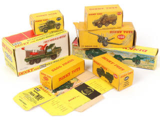 Lot 234 - DINKY TOYS (GB) (8)