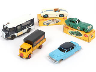 Lot 285 - DINKY TOYS (5)