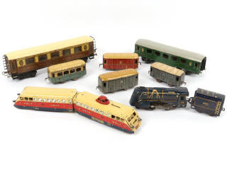 Lot 22 - DIVERS (9)
