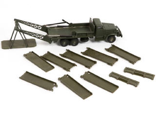 Lot 351 - DINKY TOYS (FRANCE) (1)