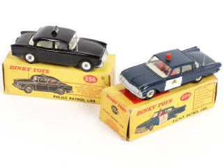Lot 332 - DINKY TOYS (GB) (2)