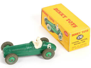 Lot 333 - DINKY TOYS (GB) (3)