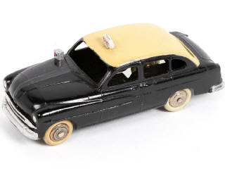Lot 365 - DINKY TOYS (FRANCE) (4)