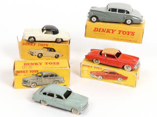 Lot 363 - DINKY TOYS (FRANCE) (4)