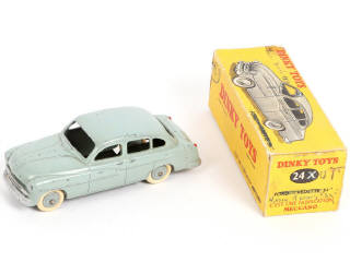 Lot 363 - DINKY TOYS (FRANCE) (4)