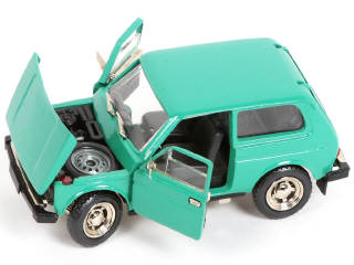 Lot 81 - NOVOEXPORT (URSS) (1)