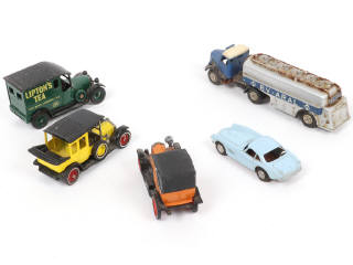 Lot 43 - DIVERS (5)