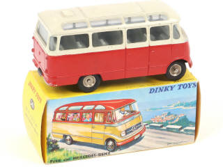 Lot 272 - DINKY TOYS (FRANCE) (1)
