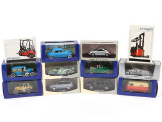 Lot 78 - DIVERS (12)