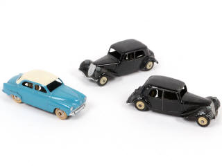 Lot 287 - DINKY TOYS (FRANCE) (3)