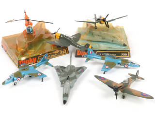 Lot 270 - DINKY TOYS (GB) (9)