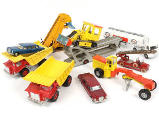 Lot 274 - DINKY TOYS (10)