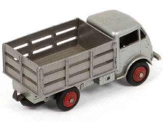 Lot 289 - DINKY TOYS (FRANCE) (1)