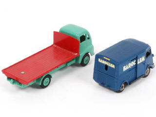 Lot 272 - DINKY TOYS (2)