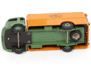 Lot 293 - DINKY TOYS (FRANCE) (1)
