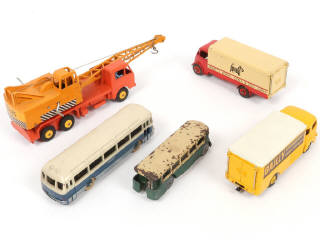 Lot 273 - DINKY TOYS (5)