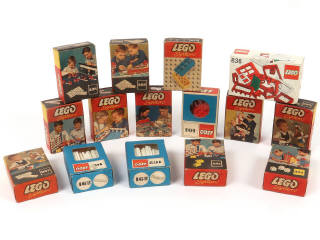 Lot 184 - LEGO (DANEMARK) (15)