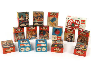 Lot 184 - LEGO (DANEMARK) (15)