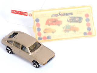 Lot 240 - MAJORETTE (FRANCE) (4)