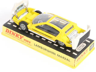 Lot 325 - DINKY TOYS (GB) (1)