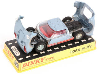 Lot 358 - DINKY TOYS (GB) (3)