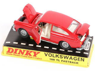 Lot 355 - DINKY TOYS (GB) (3)