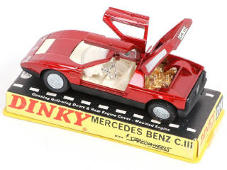 Lot 357 - DINKY TOYS (GB) (3)