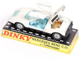 Lot 354 - DINKY TOYS (GB) (3)