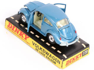 Lot 359 - DINKY TOYS (GB) (3)