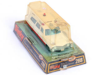 Lot 347 - DINKY TOYS (GB) (2)