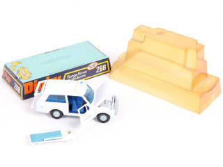 Lot 347 - DINKY TOYS (GB) (2)