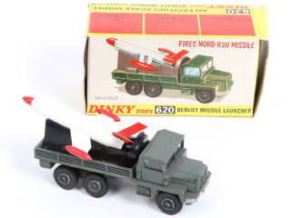 Lot 335 - DINKY TOYS (GB) (1)