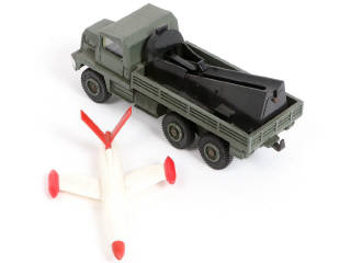 Lot 335 - DINKY TOYS (GB) (1)