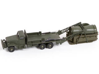 Lot 374 - DINKY TOYS (FRANCE) (1)